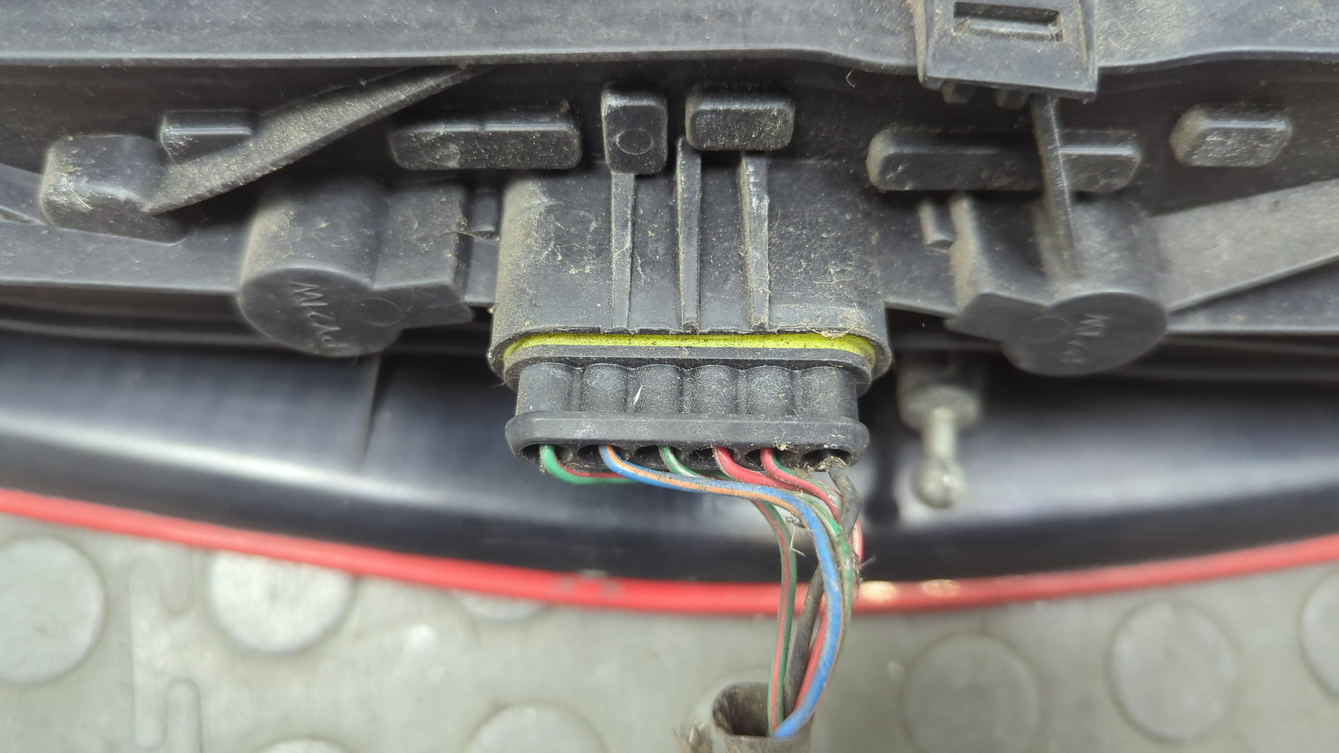 Фонарь задний правый