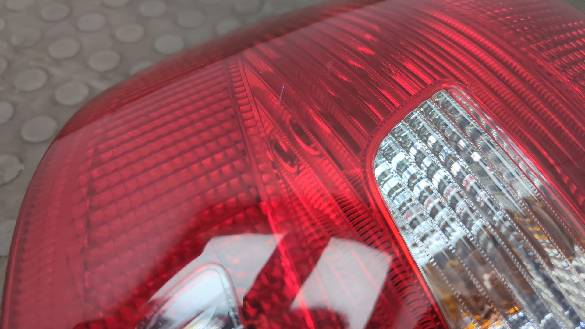 Фонарь задний левый