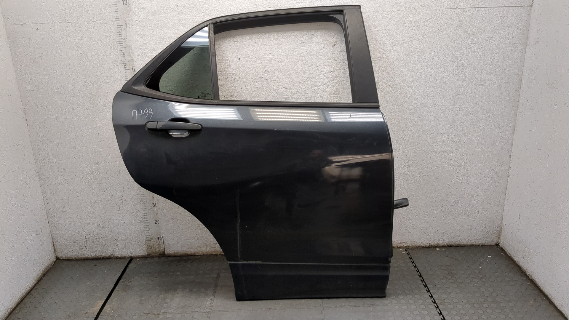 Дверь задняя правая
