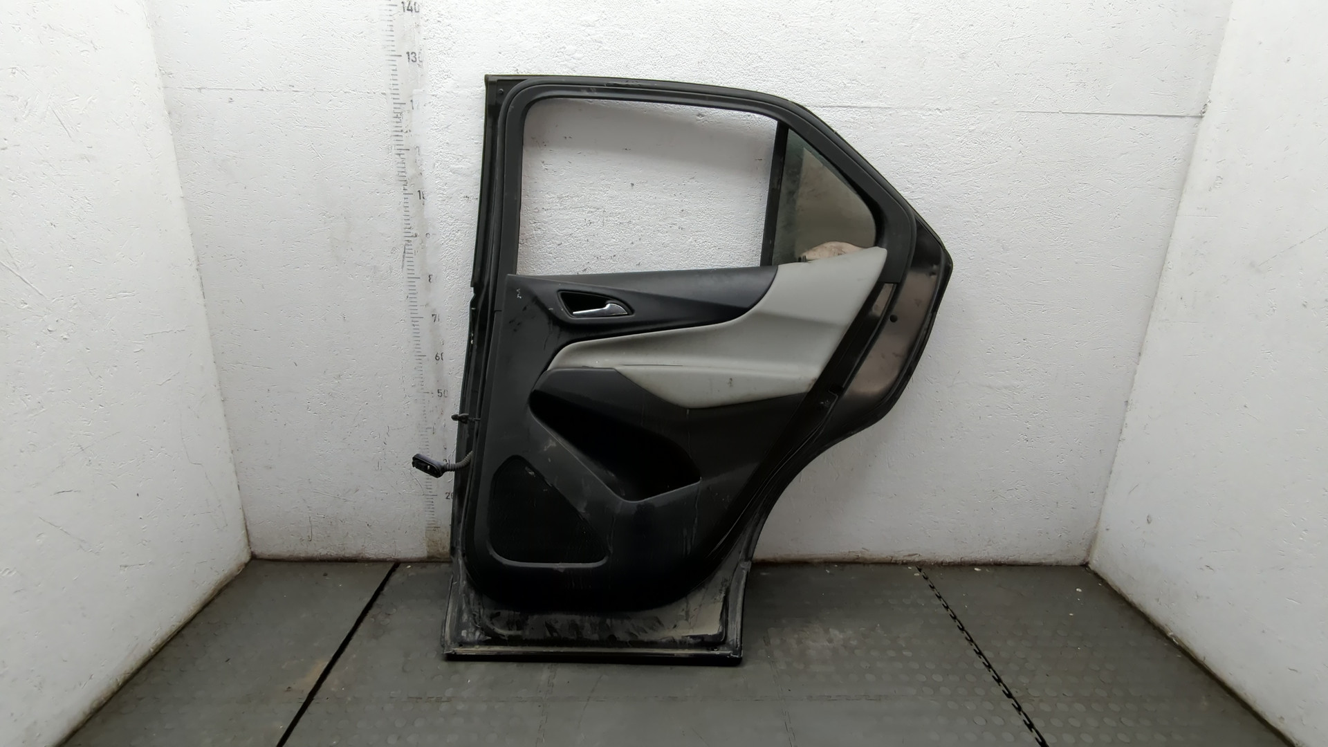 Дверь задняя правая