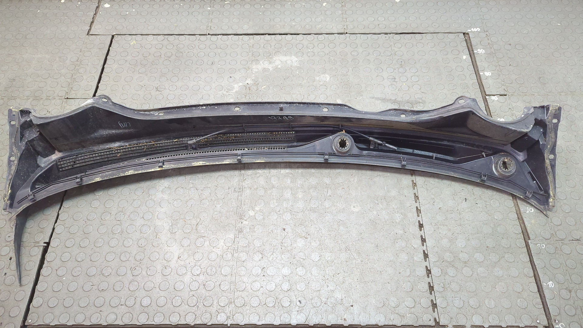 Решетка стеклоочистителей (Жабо)