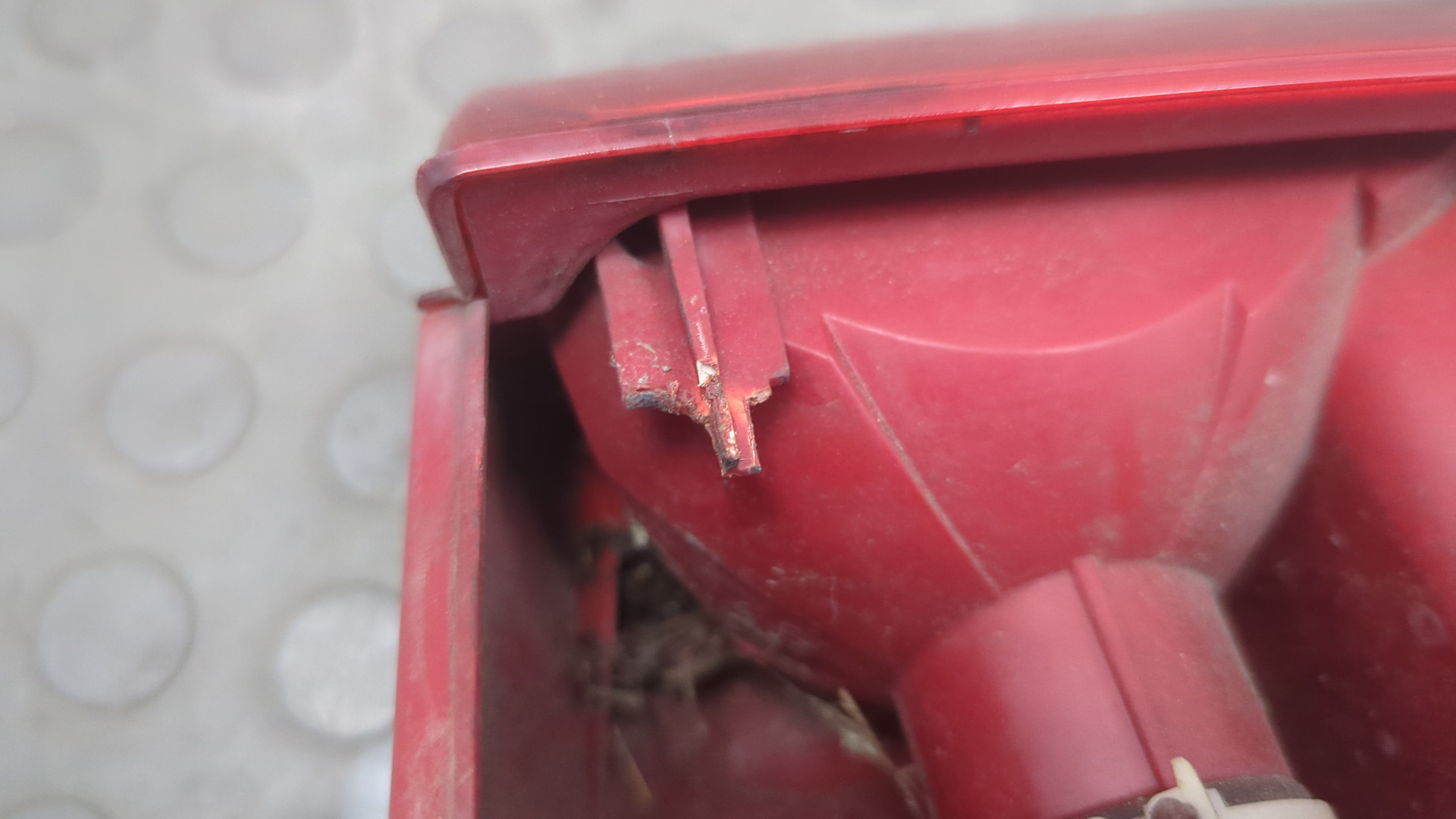 Фонарь задний правый