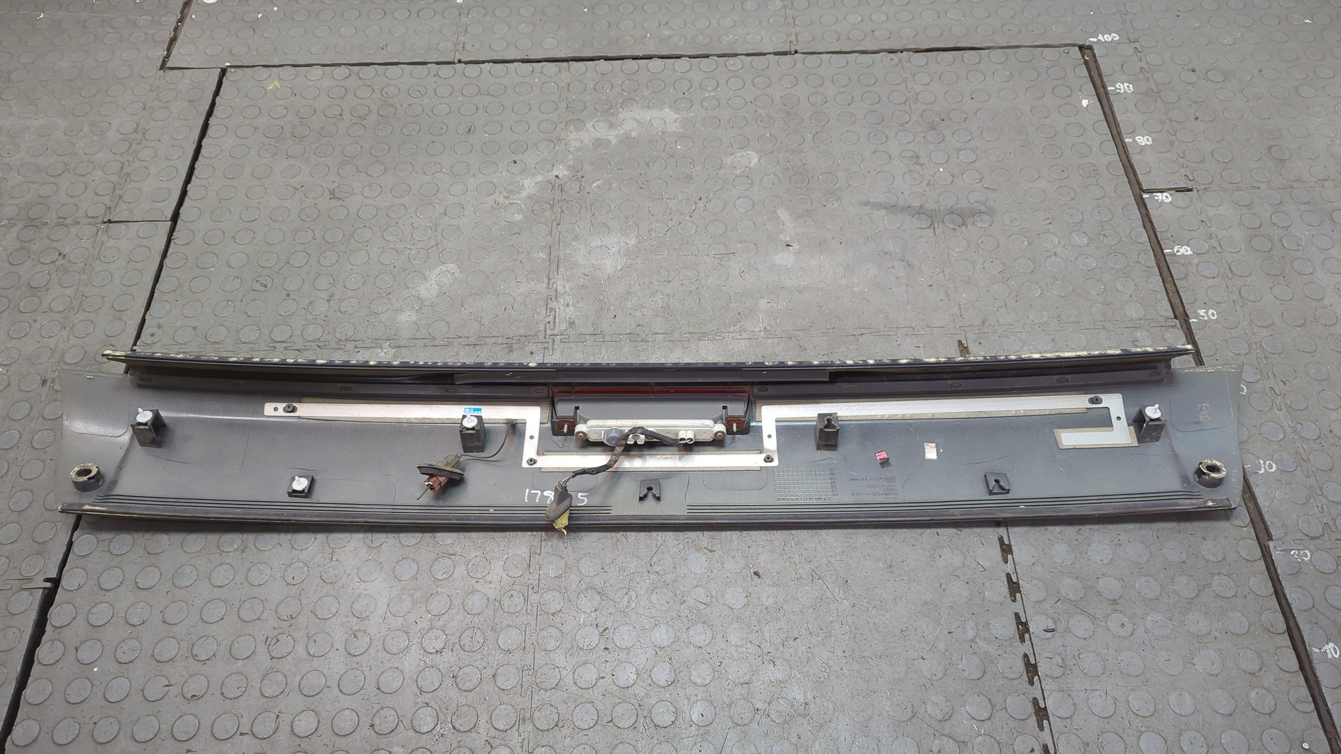 Спойлер переднего бампера