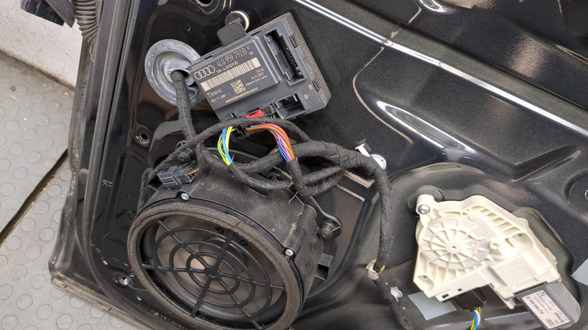 Дверь передняя правая