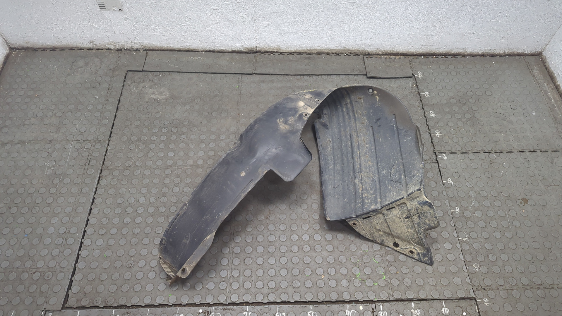 Локер передний левый