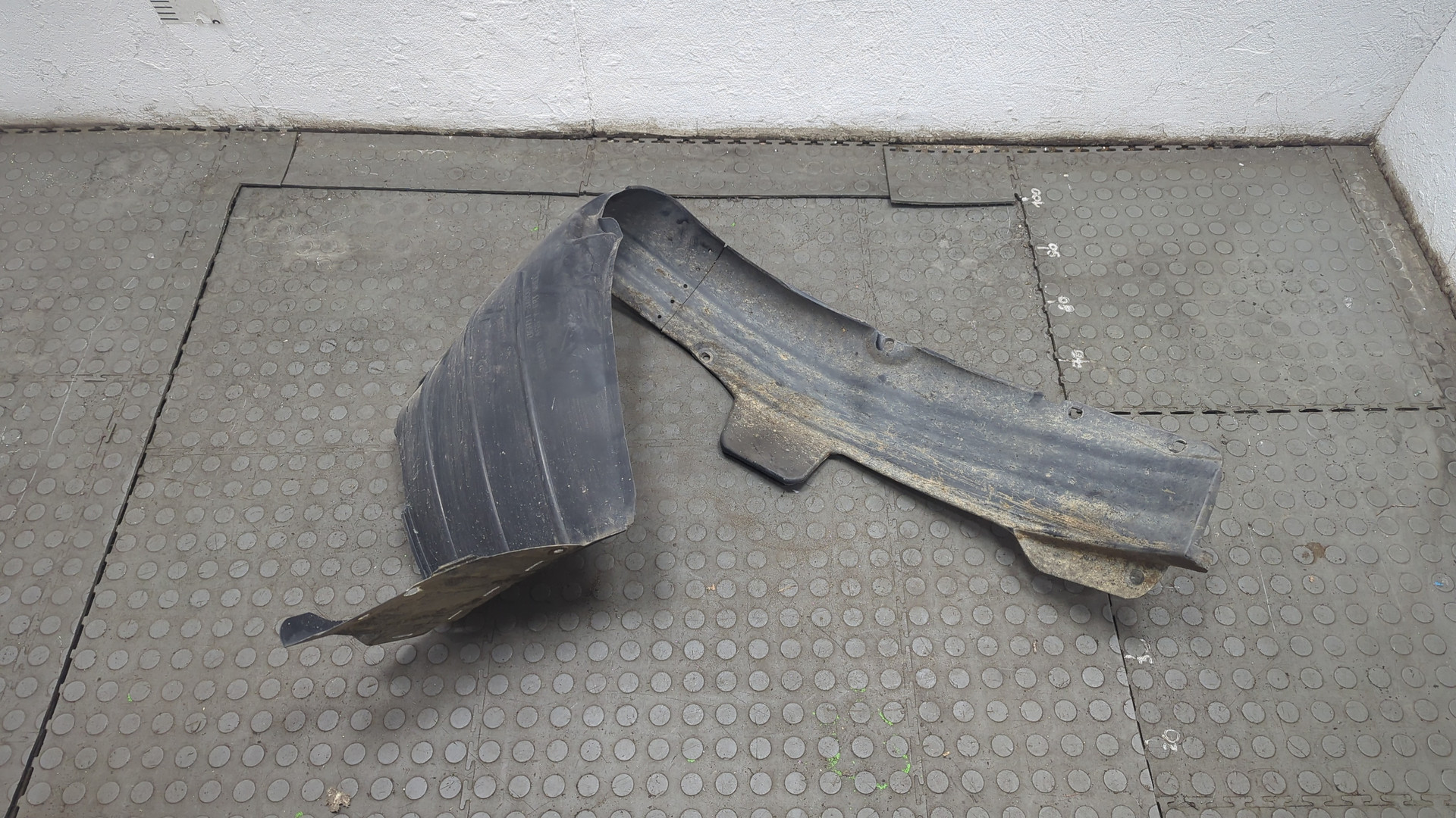 Локер передний левый