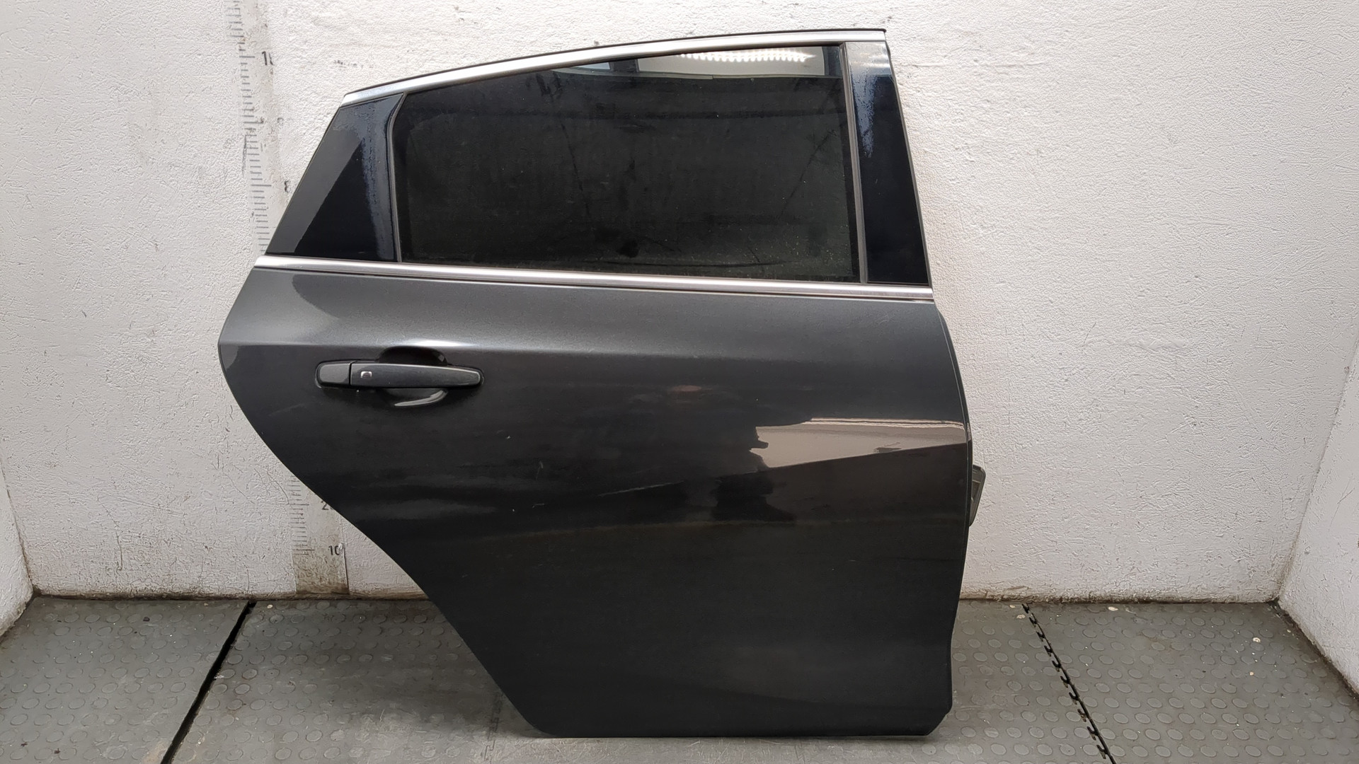 Дверь задняя правая