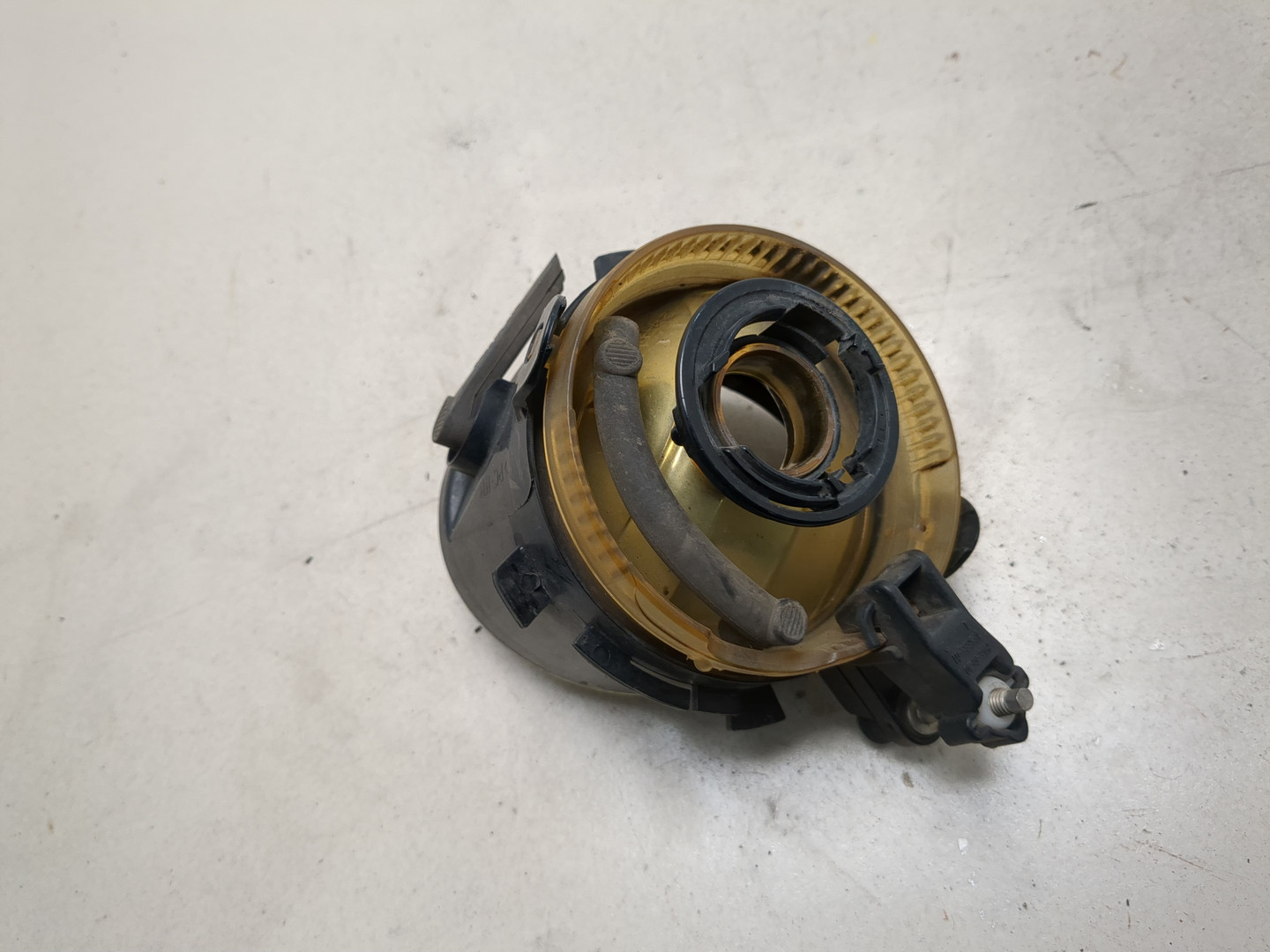 Фара противотуманная левая