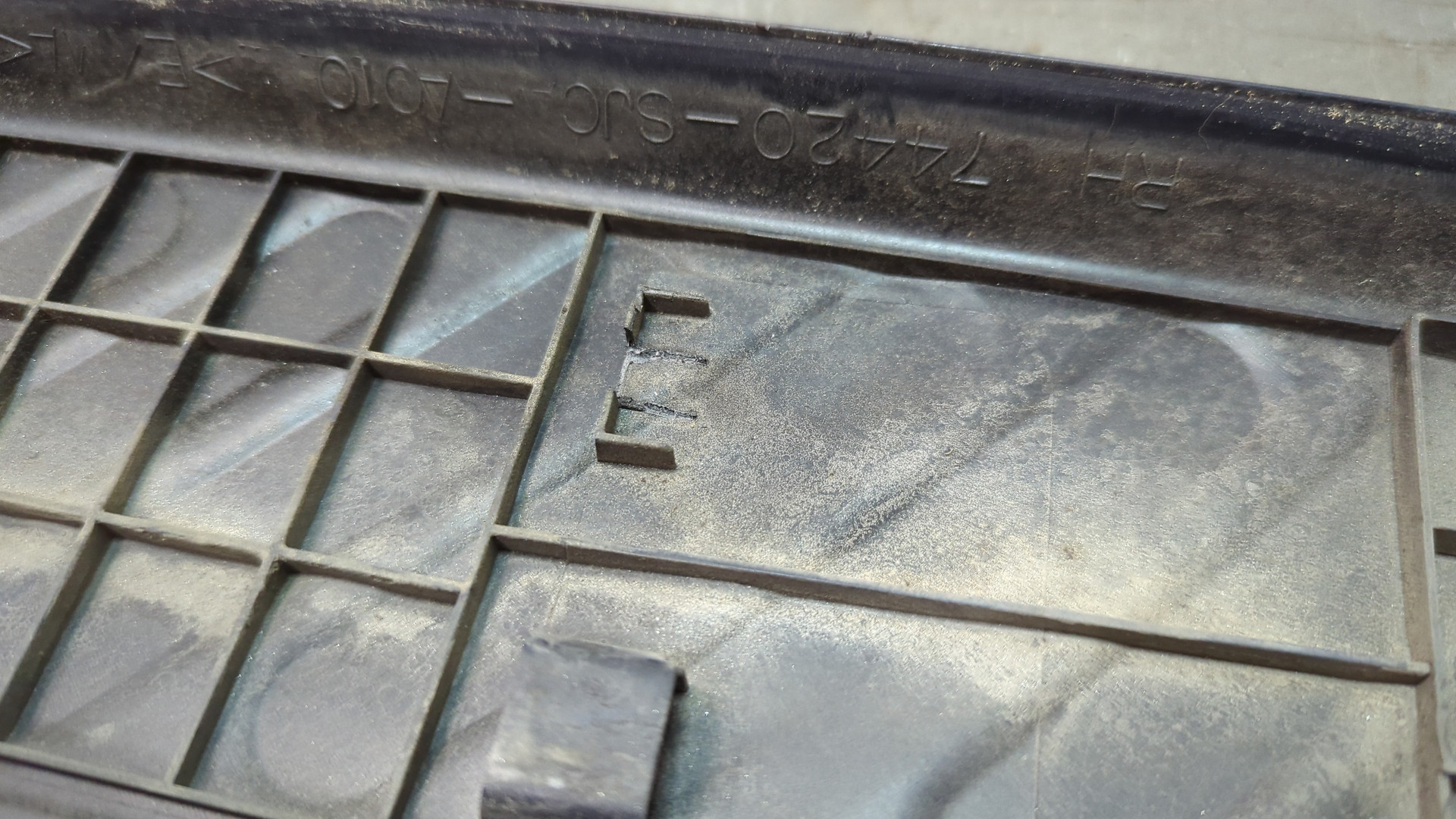 Накладка (кузов наружные)