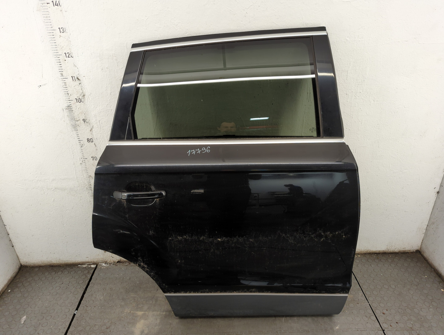 Дверь задняя правая