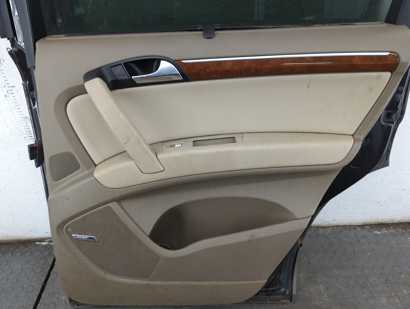 Дверь задняя правая