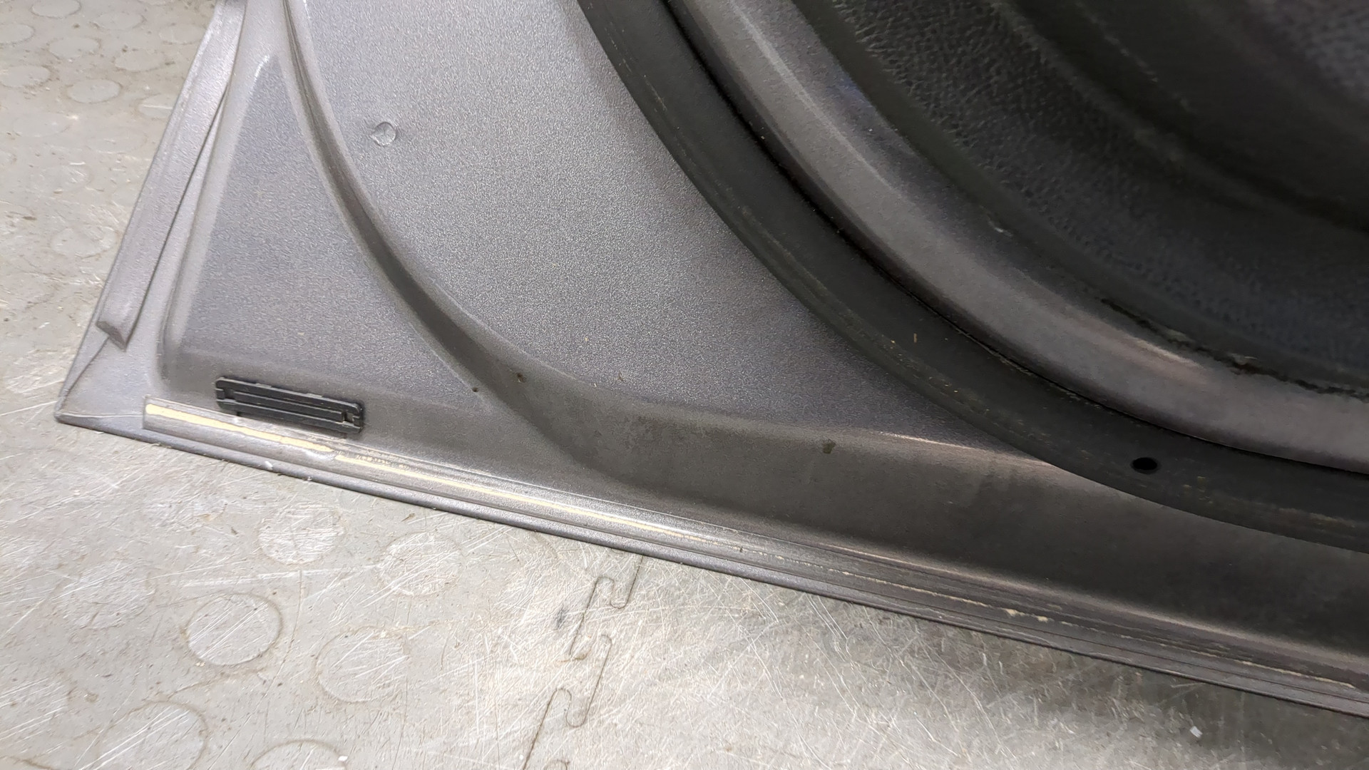 Дверь передняя левая