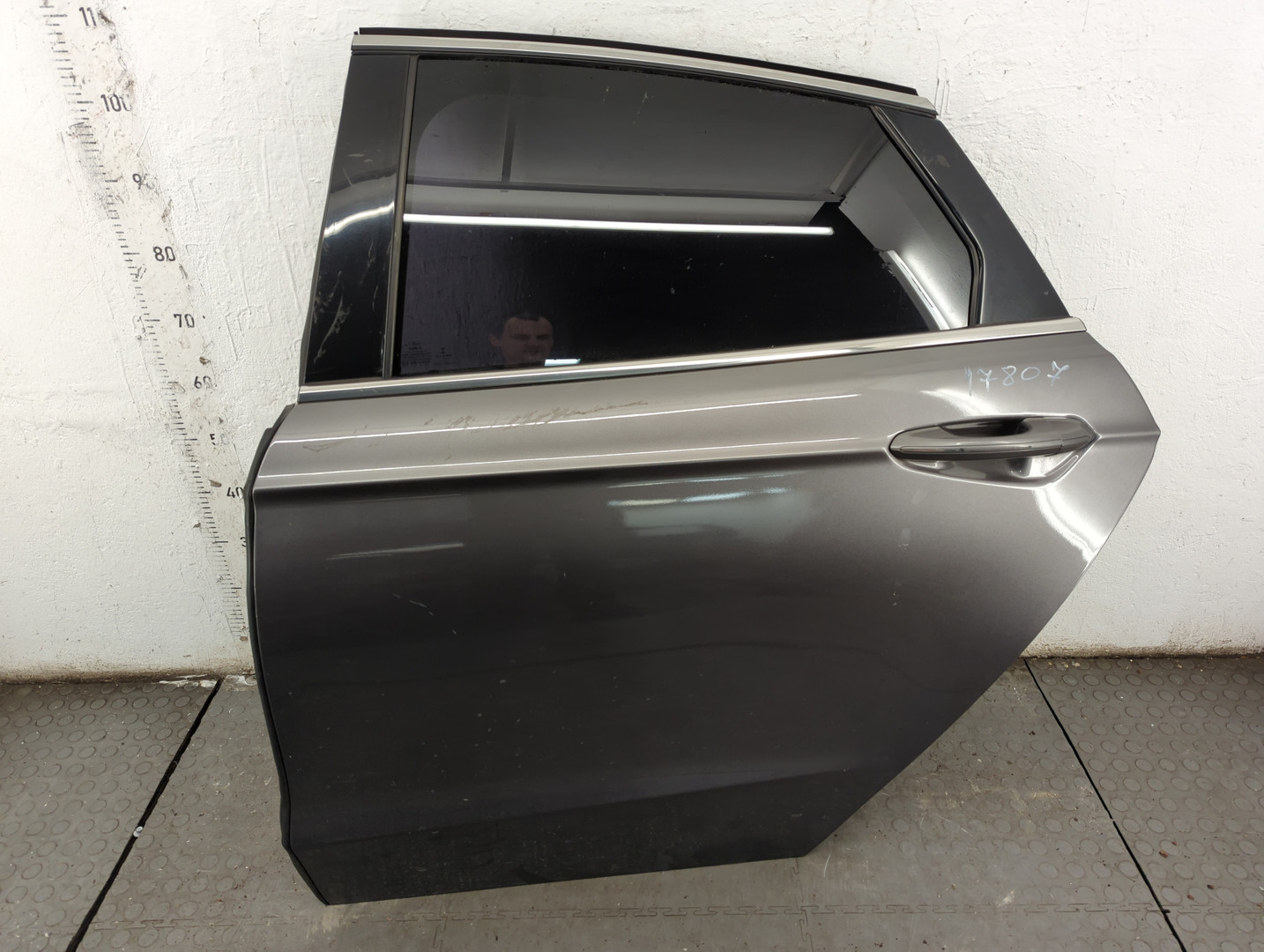 Дверь задняя левая