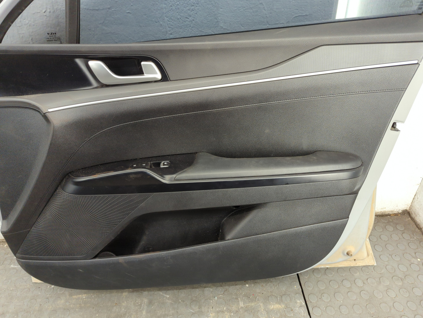 Дверь передняя правая