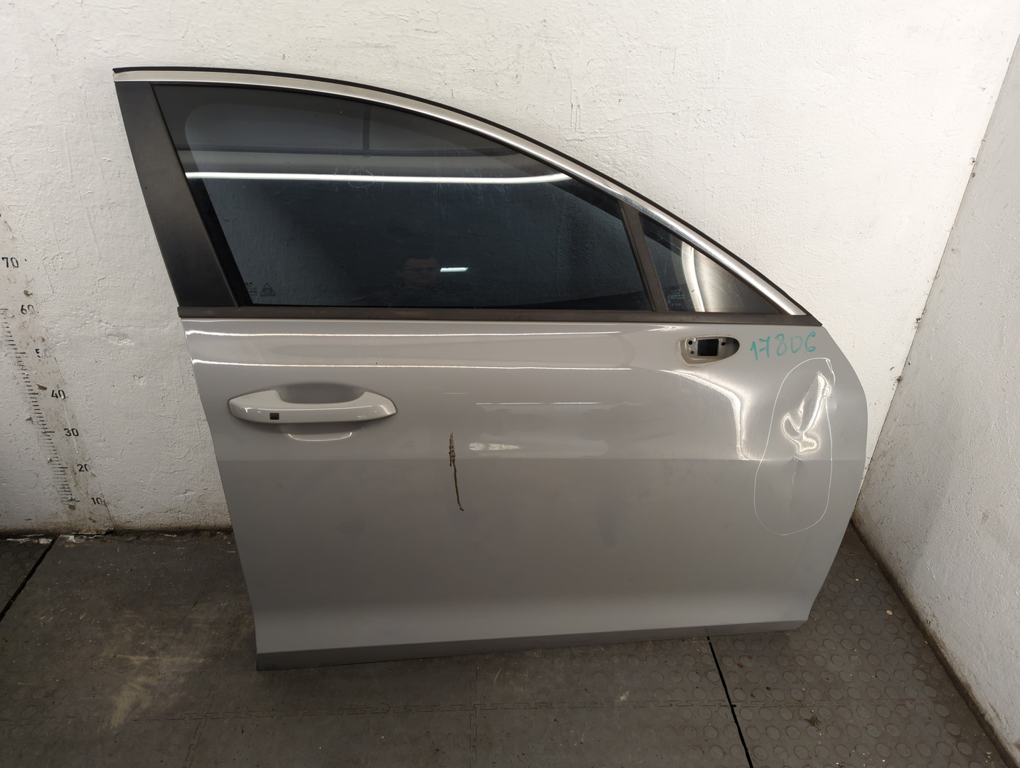 Дверь передняя правая