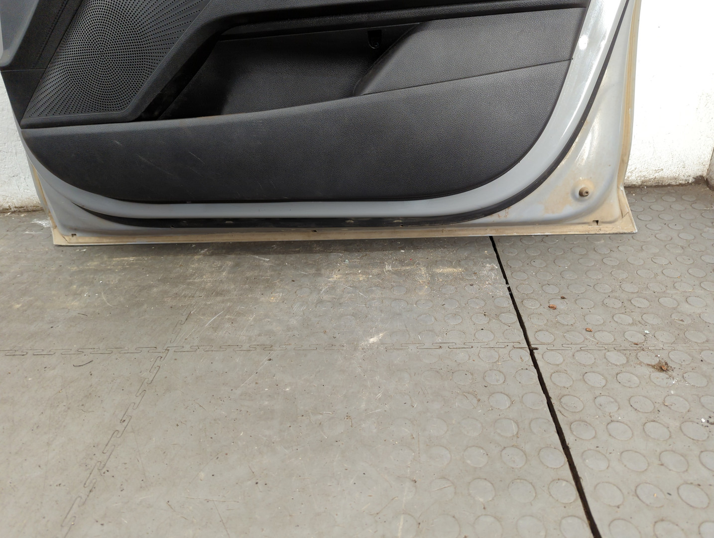 Дверь передняя правая