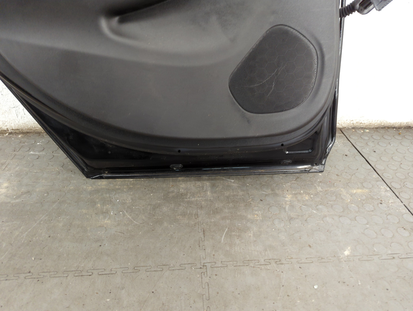 Дверь задняя левая