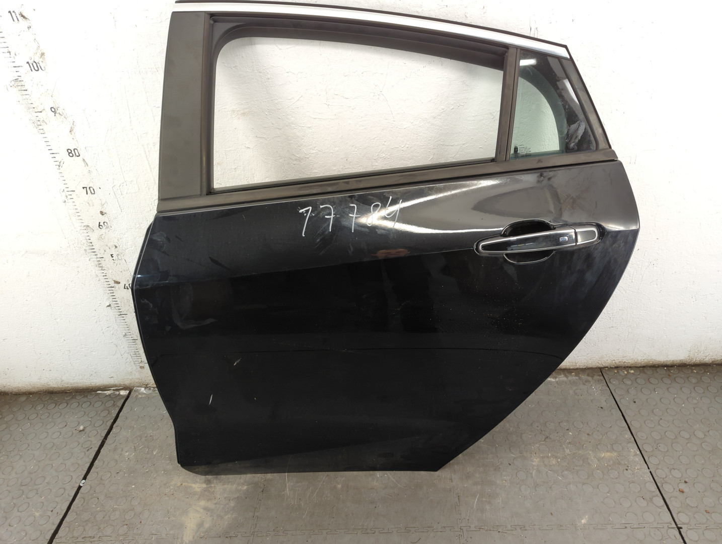 Дверь задняя левая