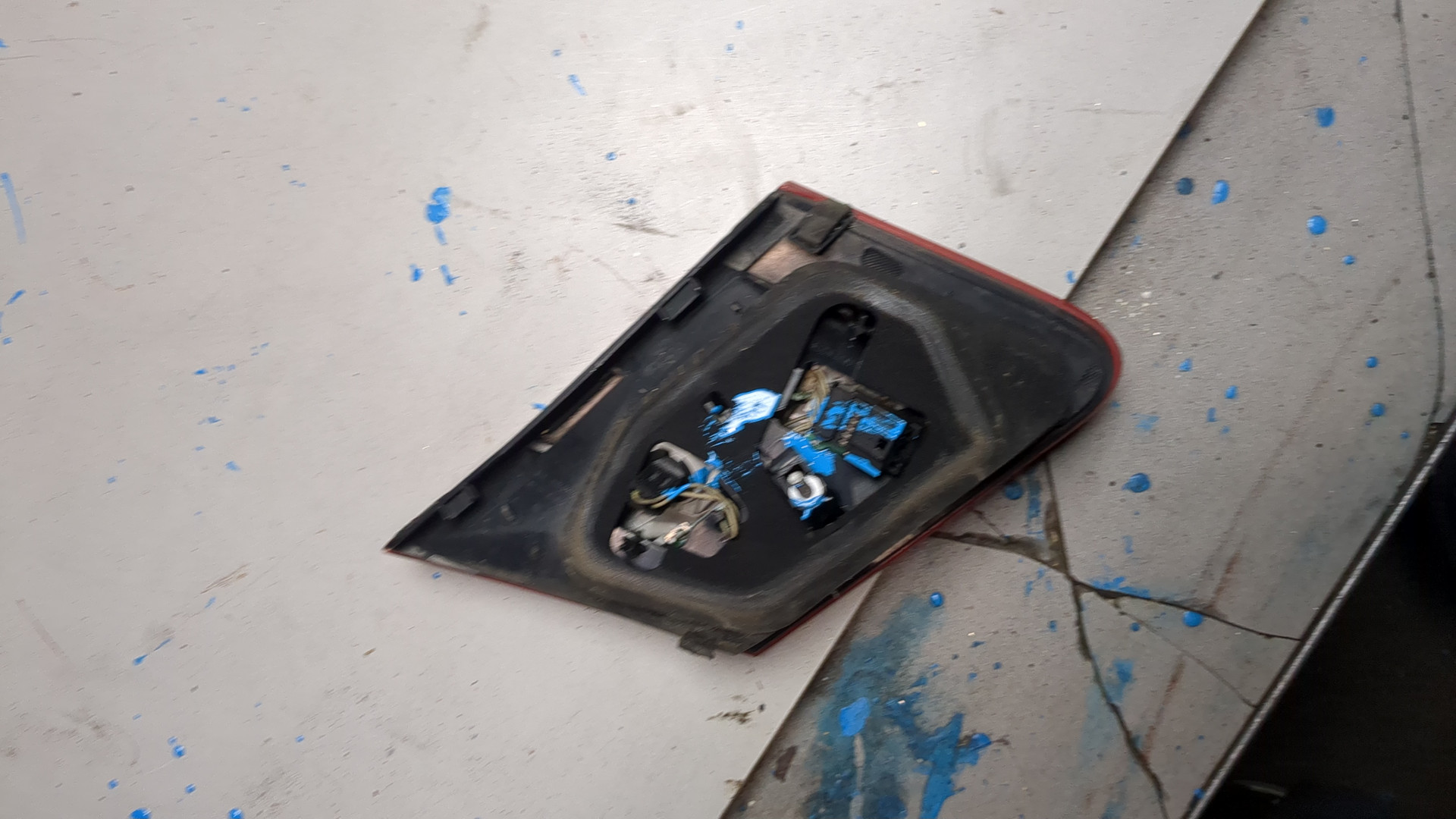 Фонарь задний внутренний левый