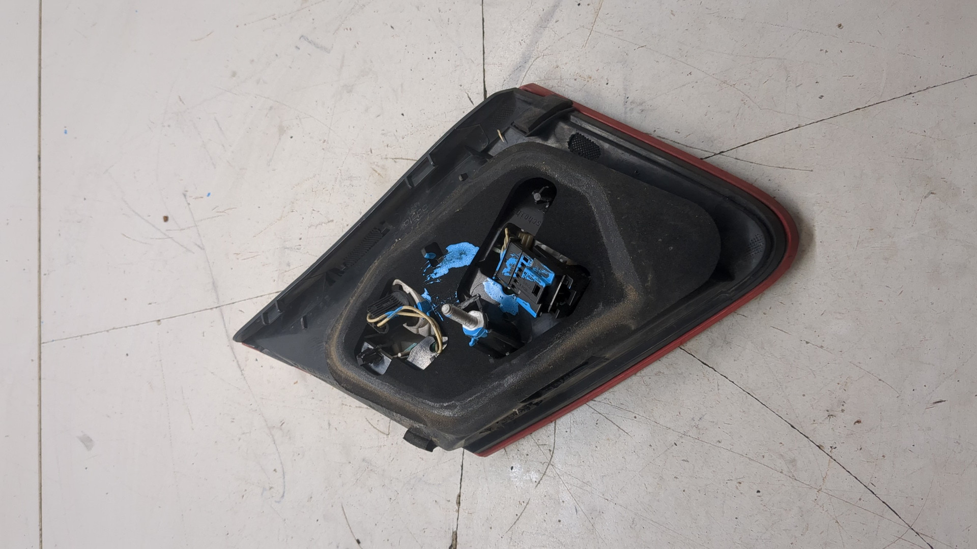 Фонарь задний внутренний левый