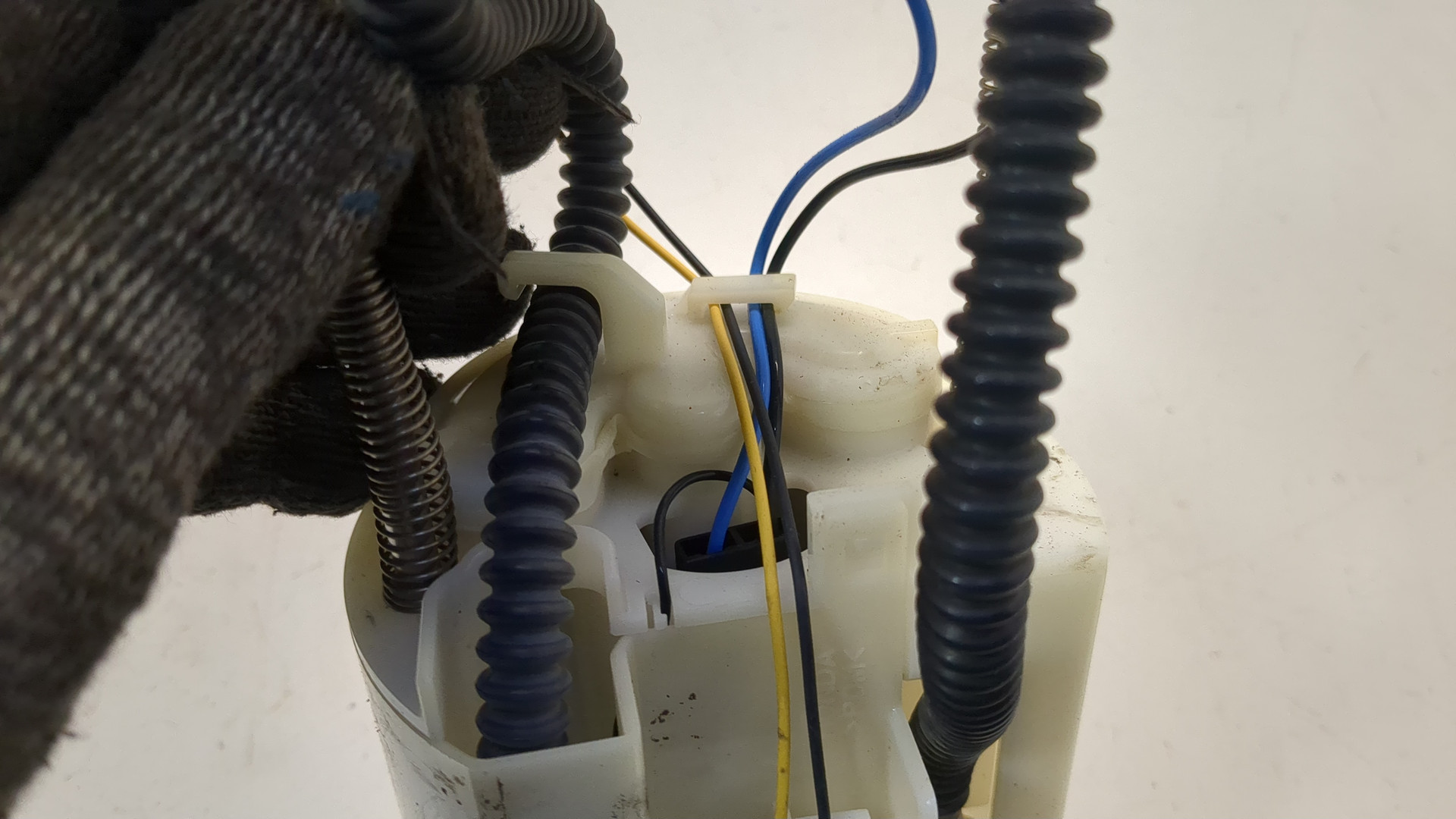 Насос топливный электрический