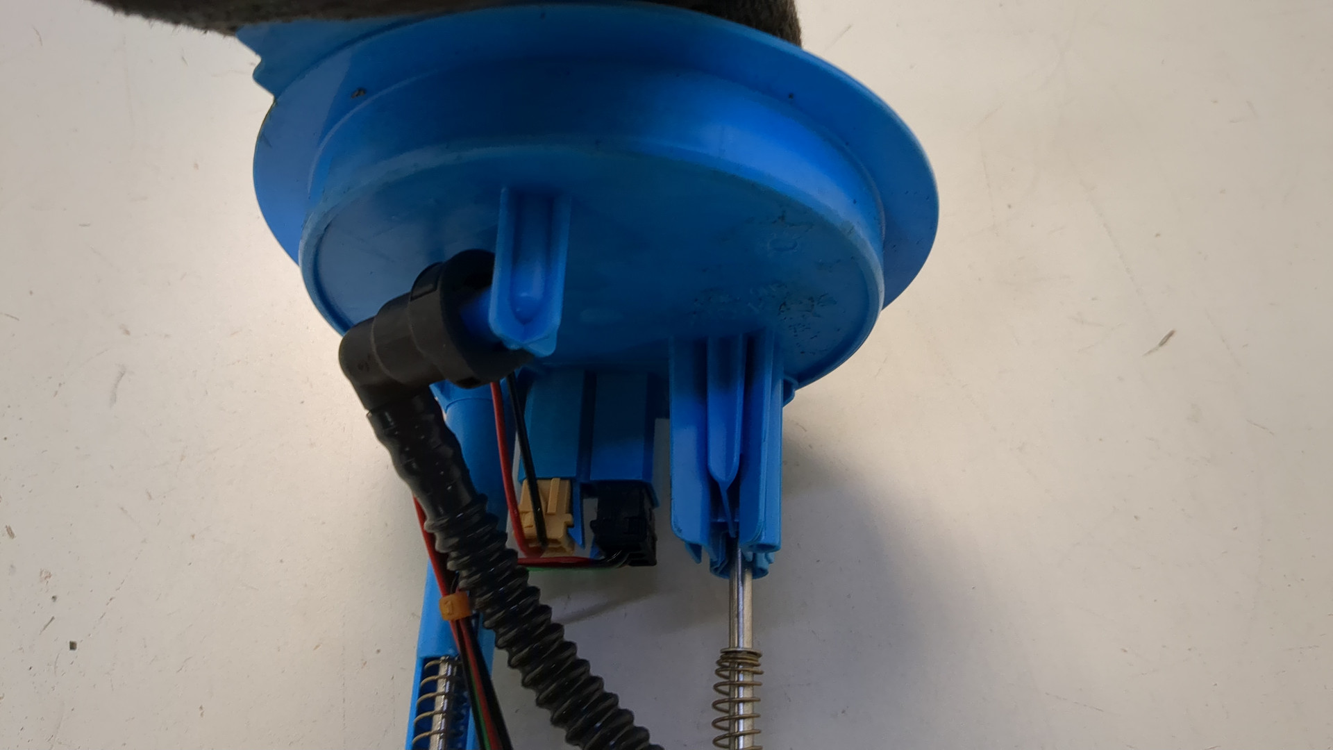 Насос топливный электрический