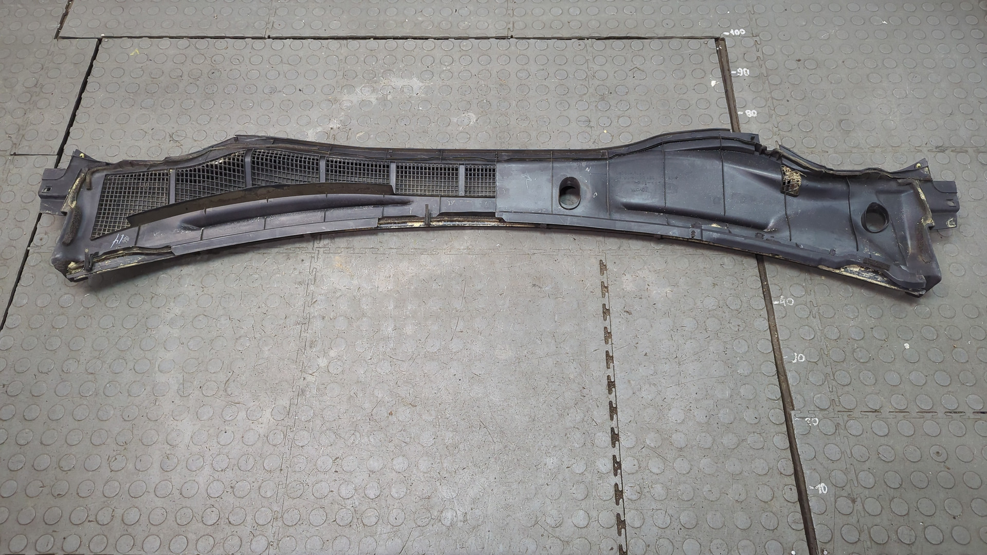 Решетка стеклоочистителей (Жабо)