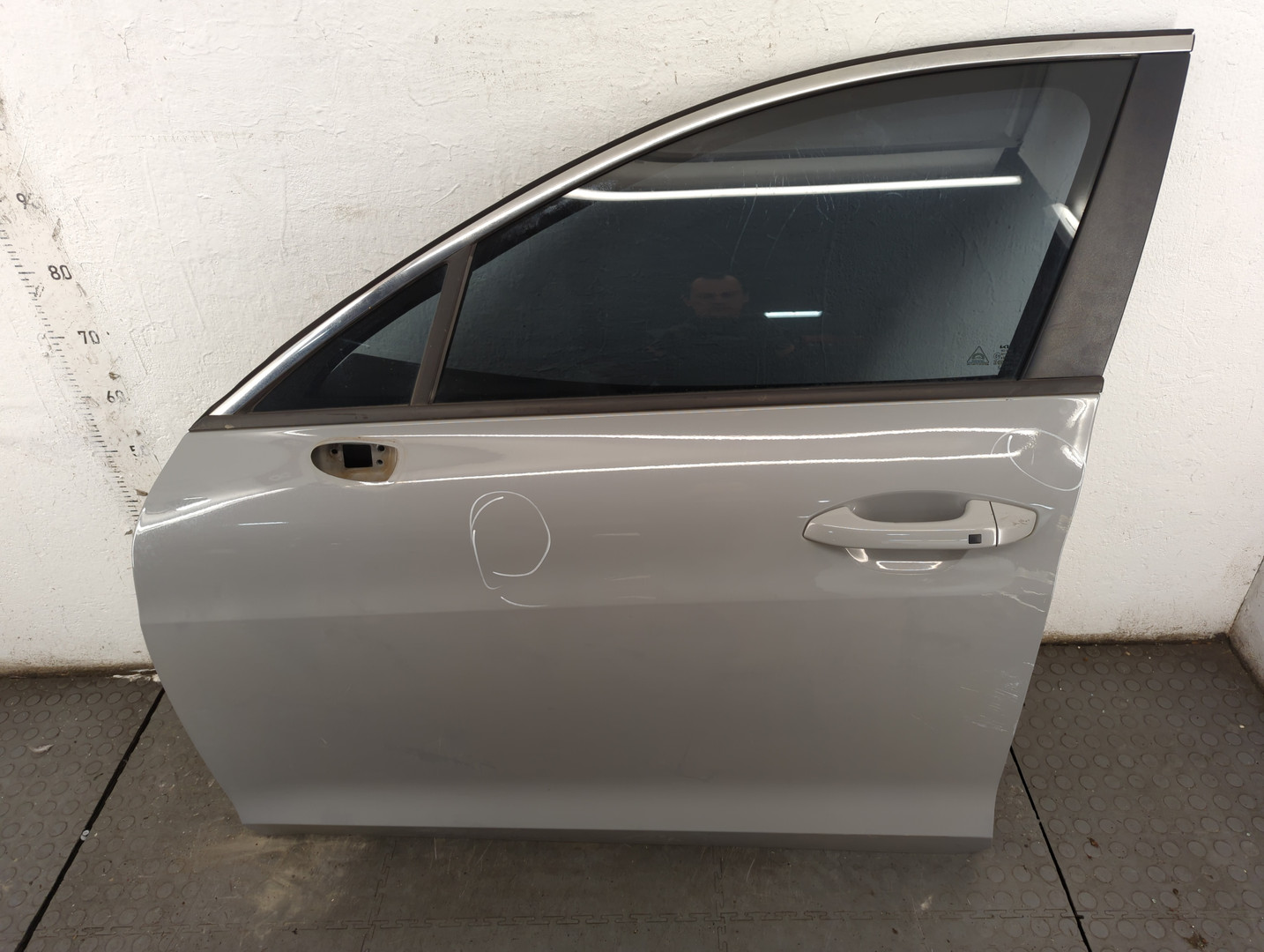 Дверь передняя левая