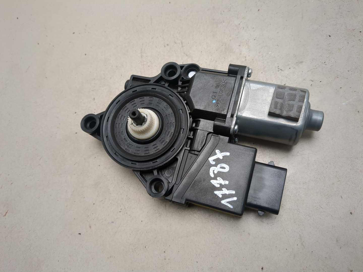 Моторчик стеклоподъемника