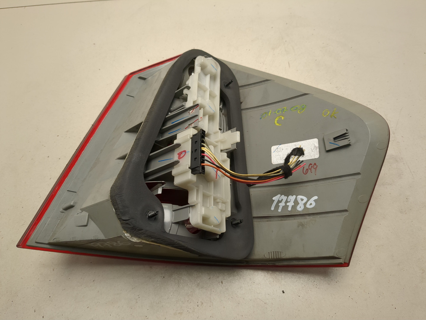 Фонарь задний левый