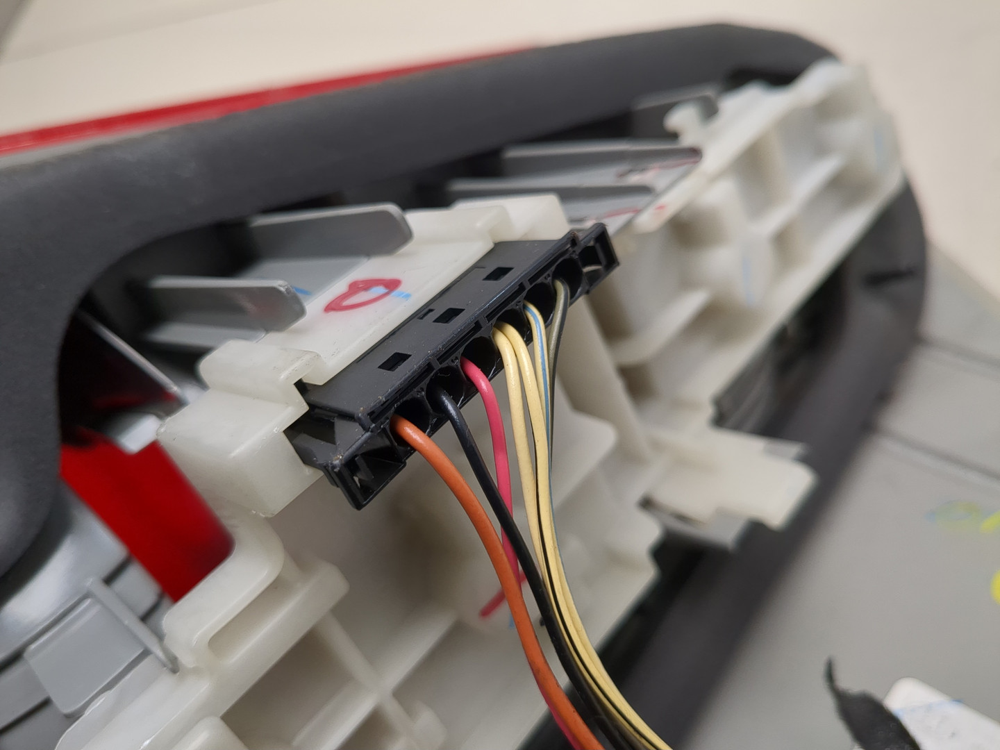 Фонарь задний левый