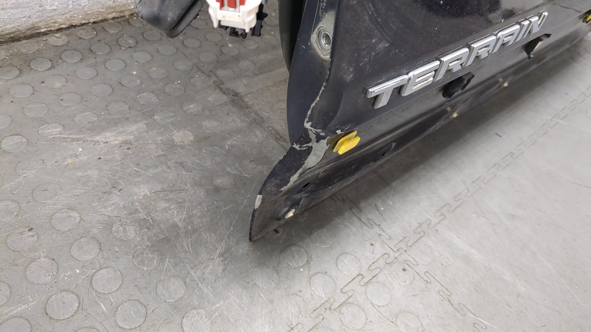 Дверь передняя левая