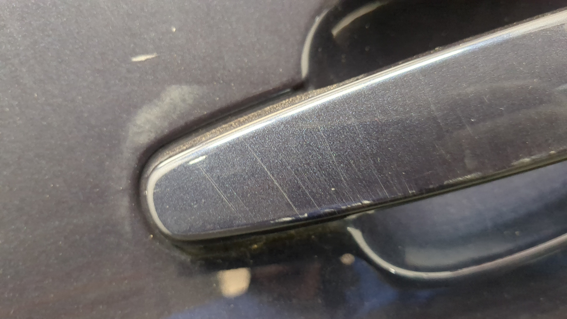 Дверь передняя левая