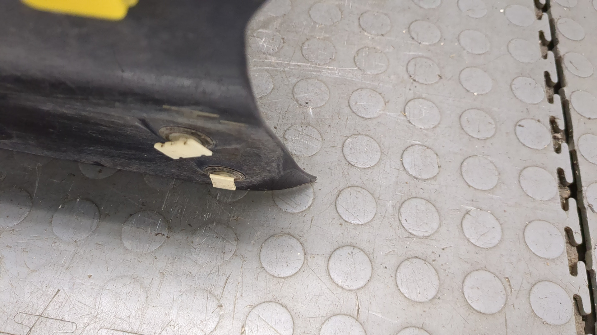 Дверь передняя левая