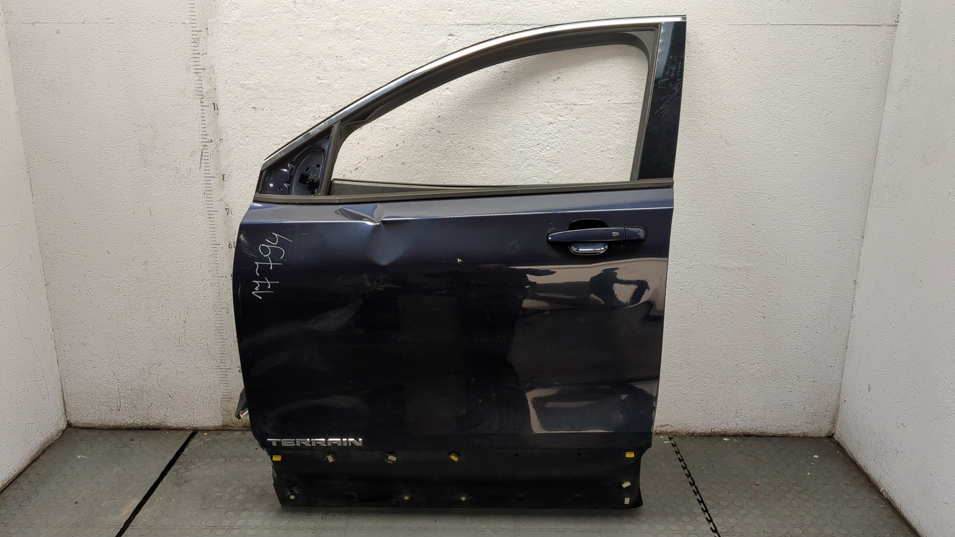 Дверь передняя левая