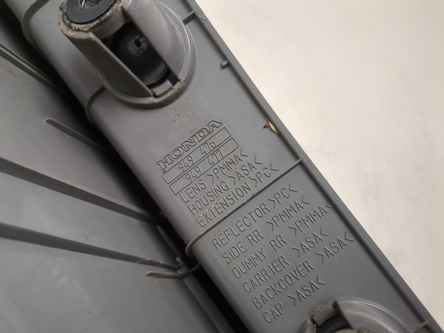 Фонарь задний правый