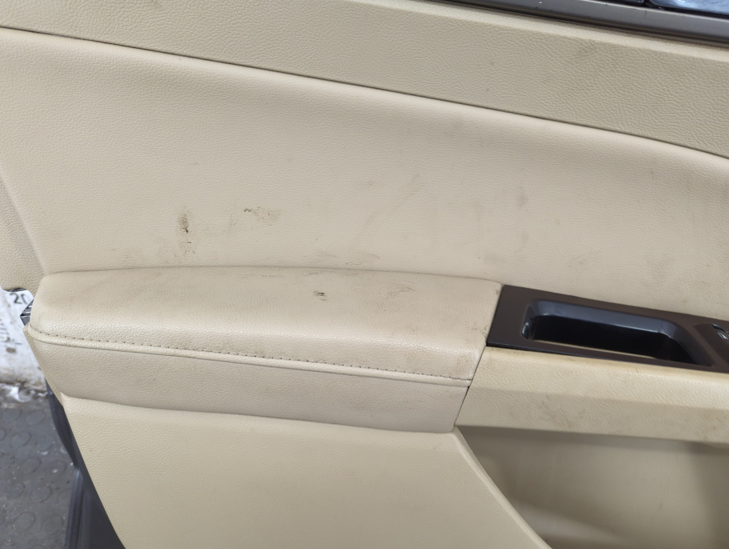 Дверь передняя левая