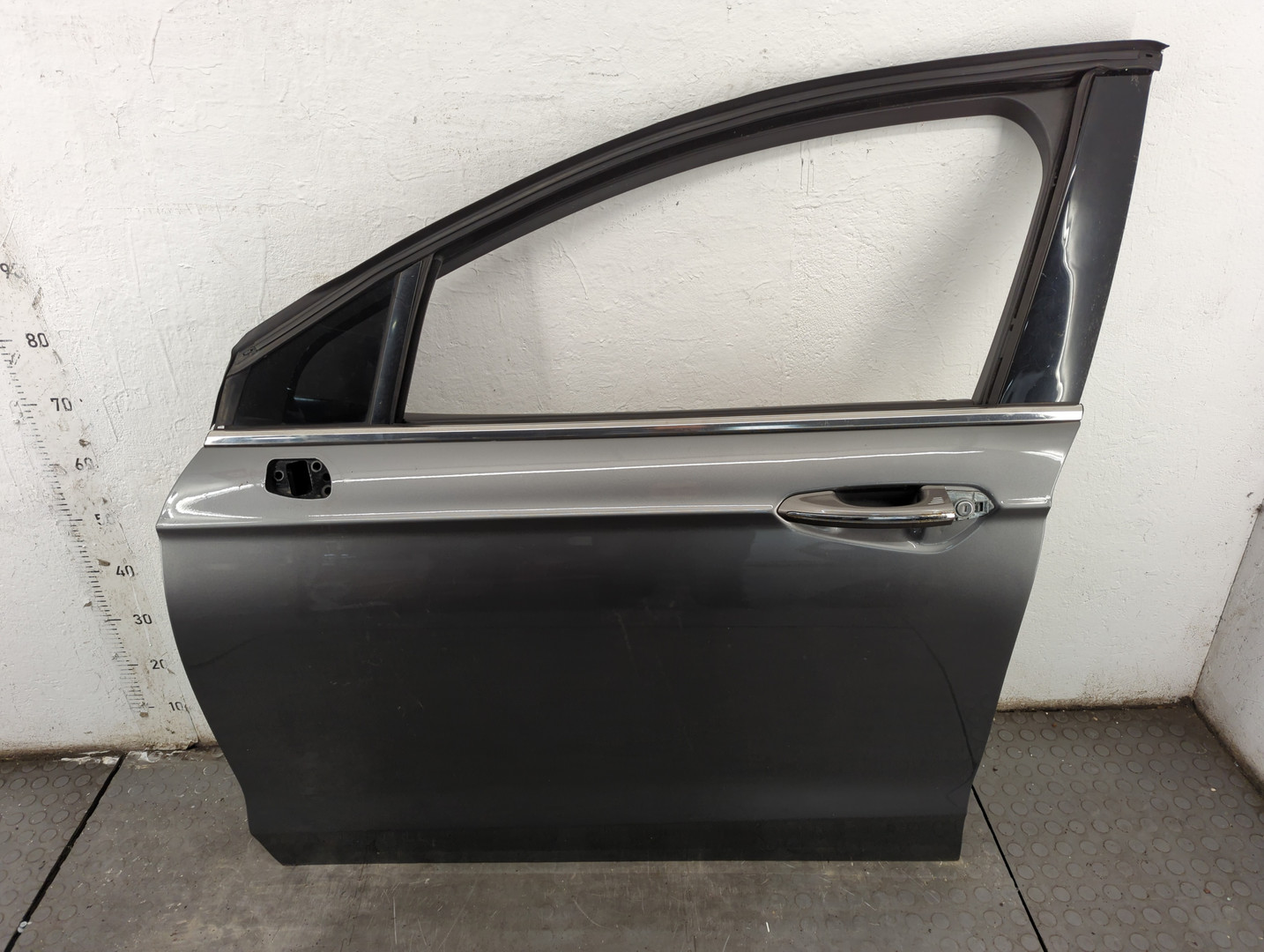 Дверь передняя левая