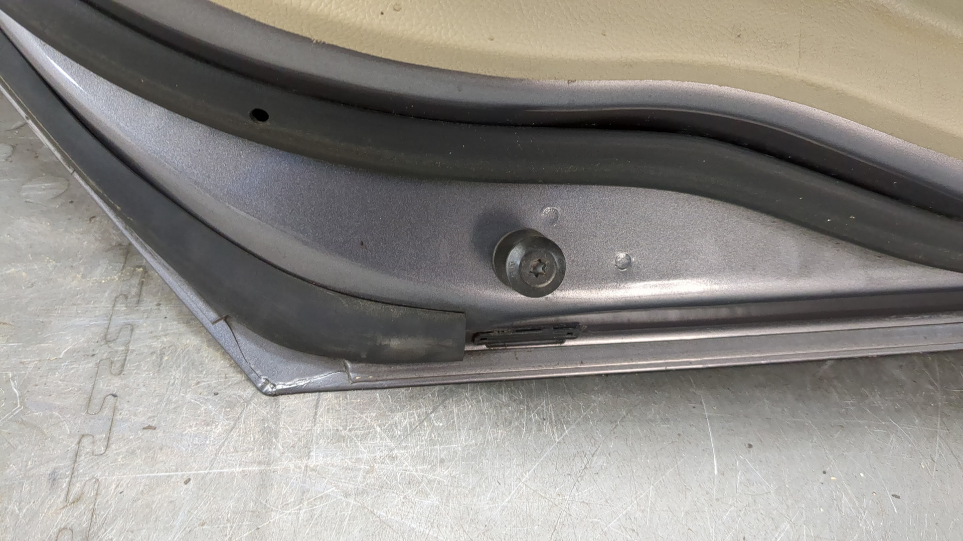 Дверь задняя левая