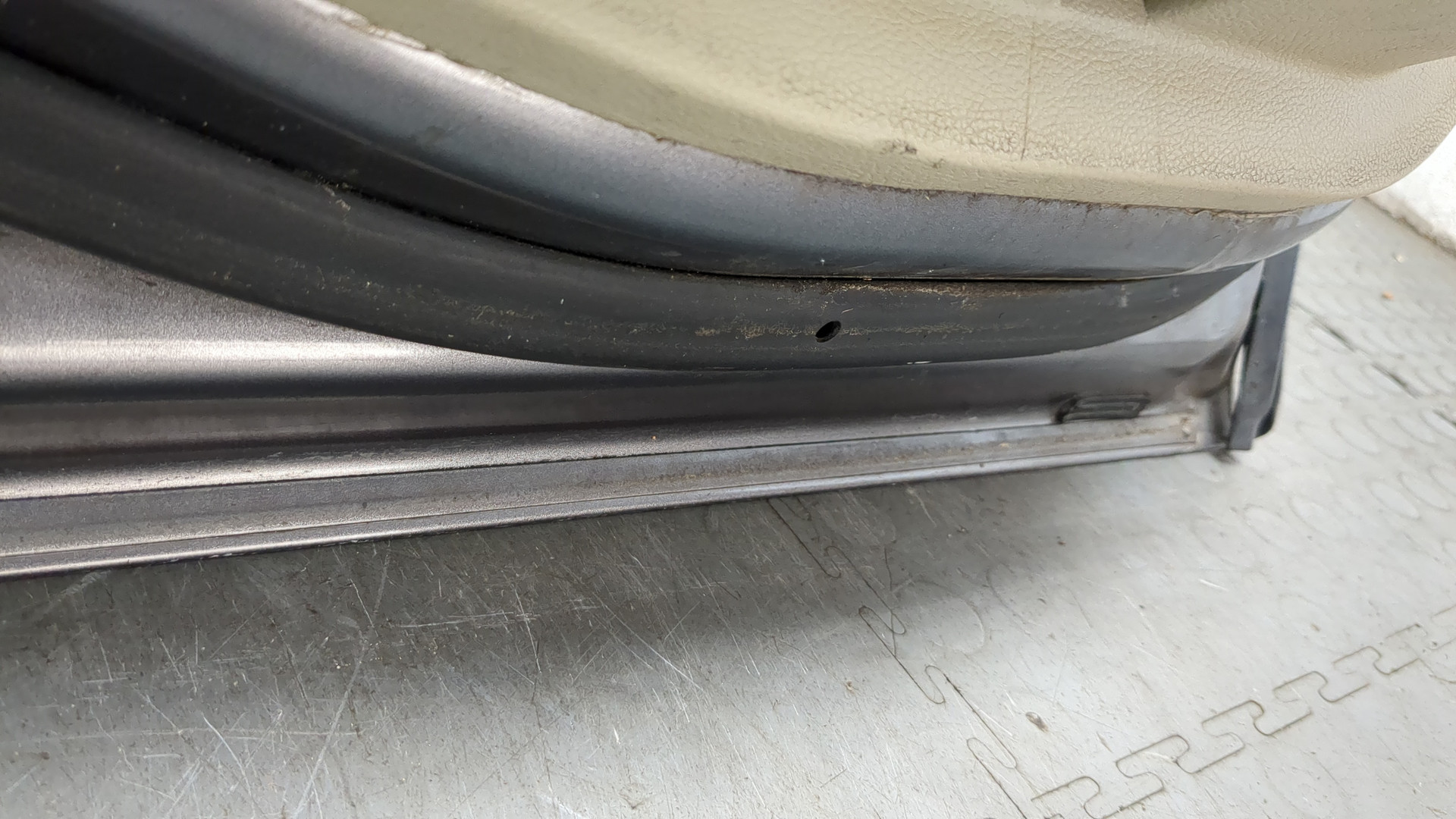 Дверь задняя левая