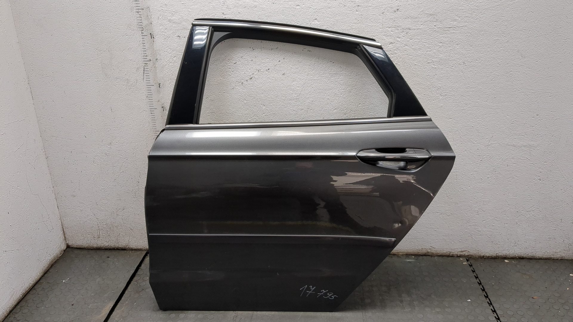 Дверь задняя левая