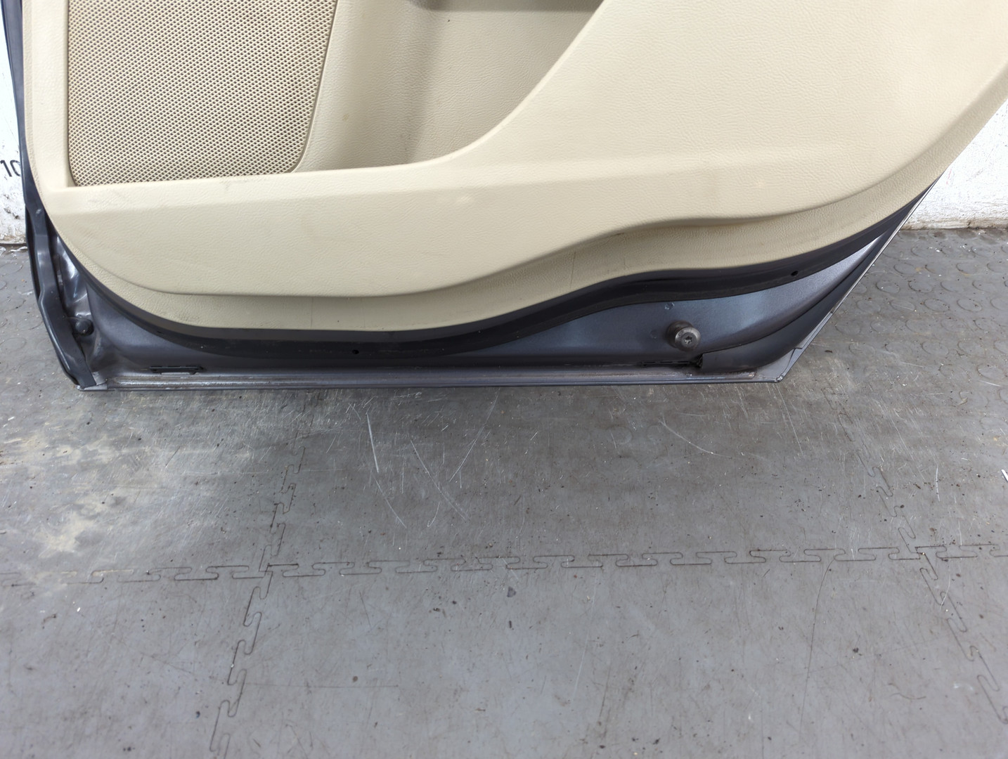 Дверь задняя правая