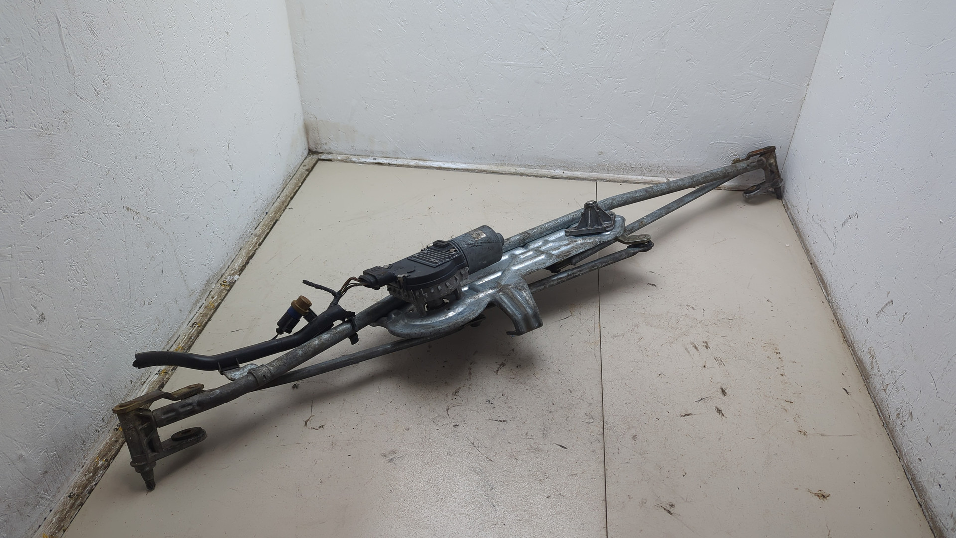 Трапеция стеклоочистителей