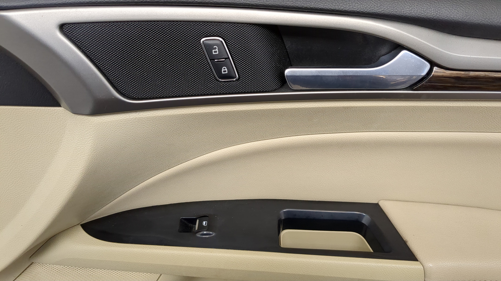 Дверь передняя правая