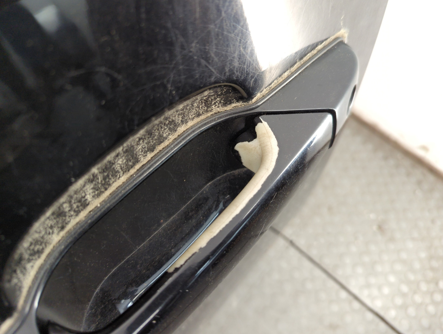 Дверь передняя левая