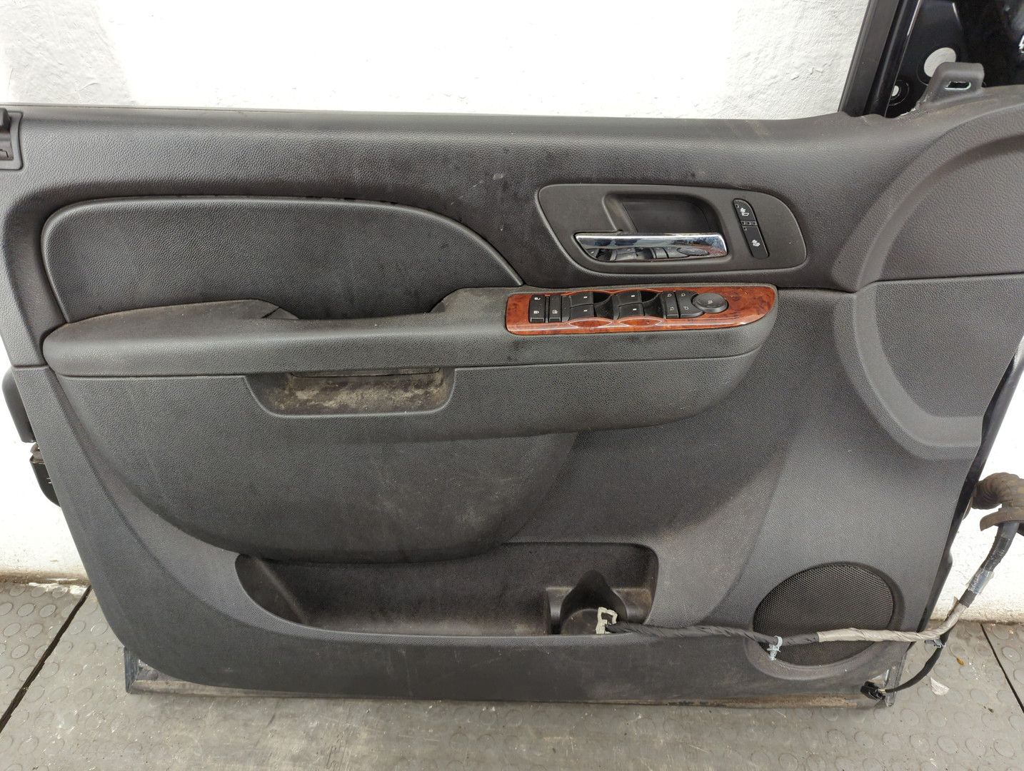 Дверь передняя левая