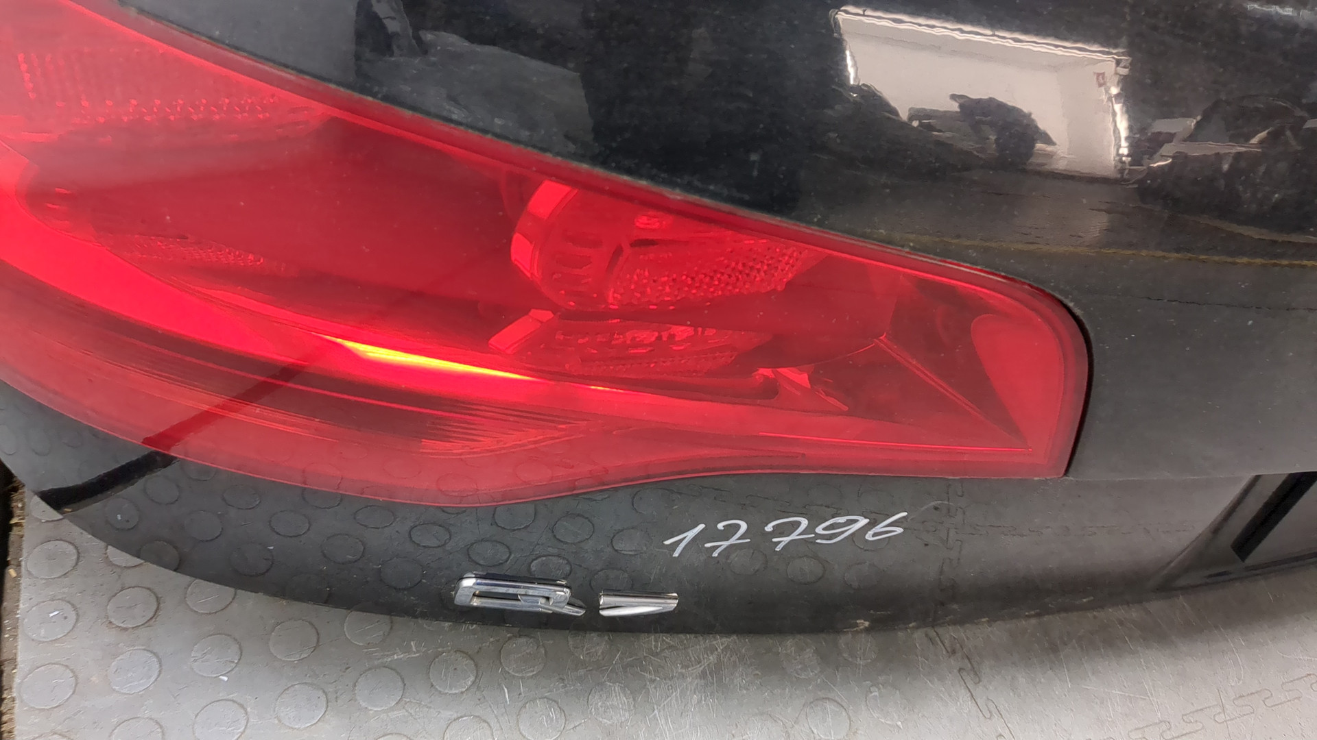 Дверь багажника