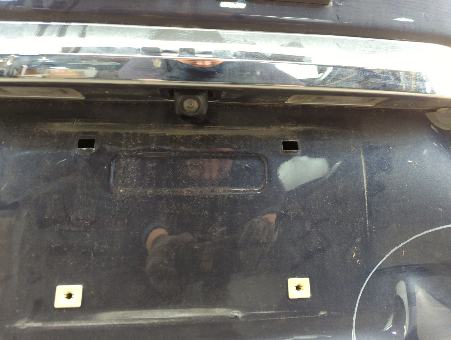 Дверь багажника