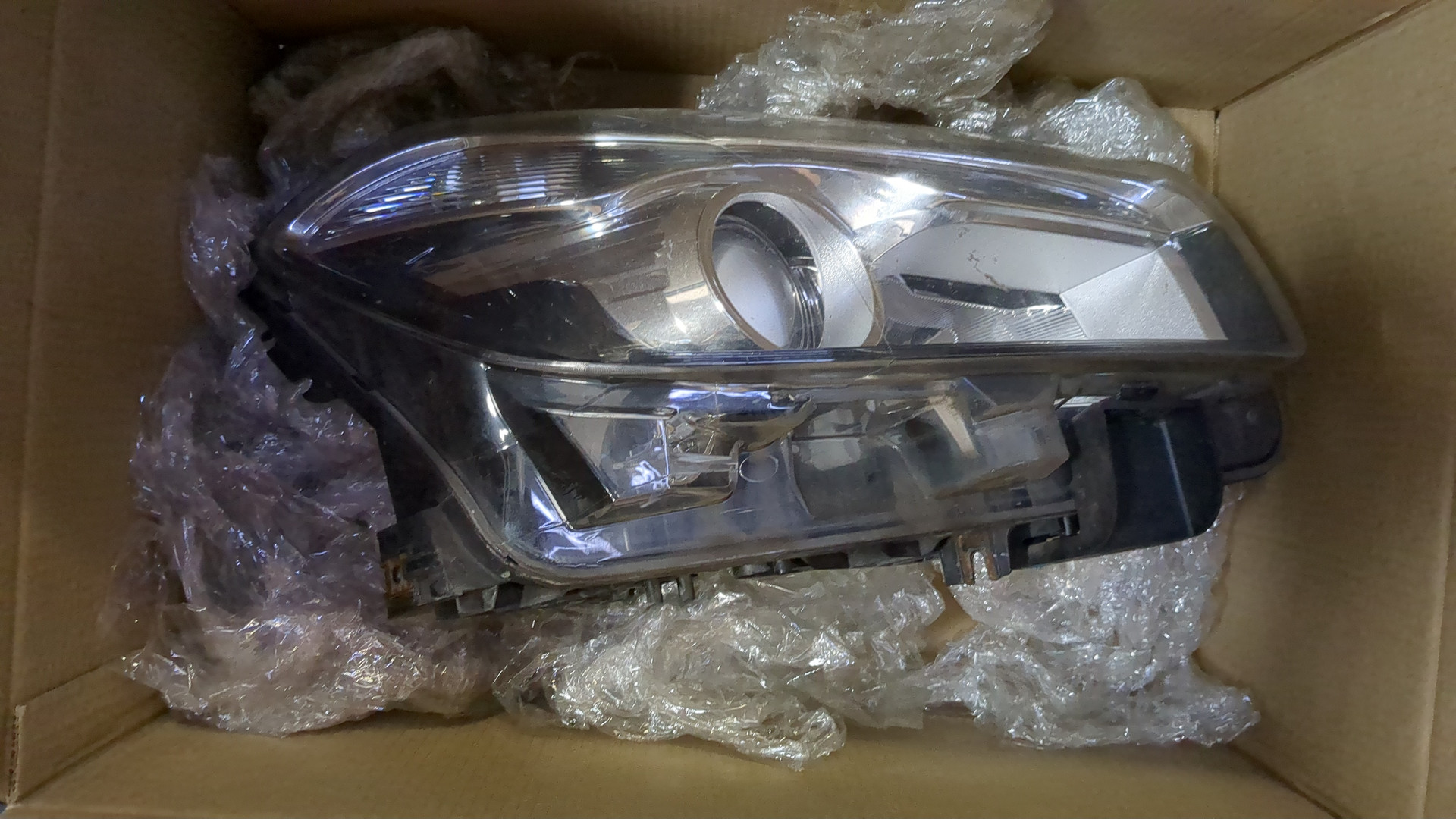 Фара правая