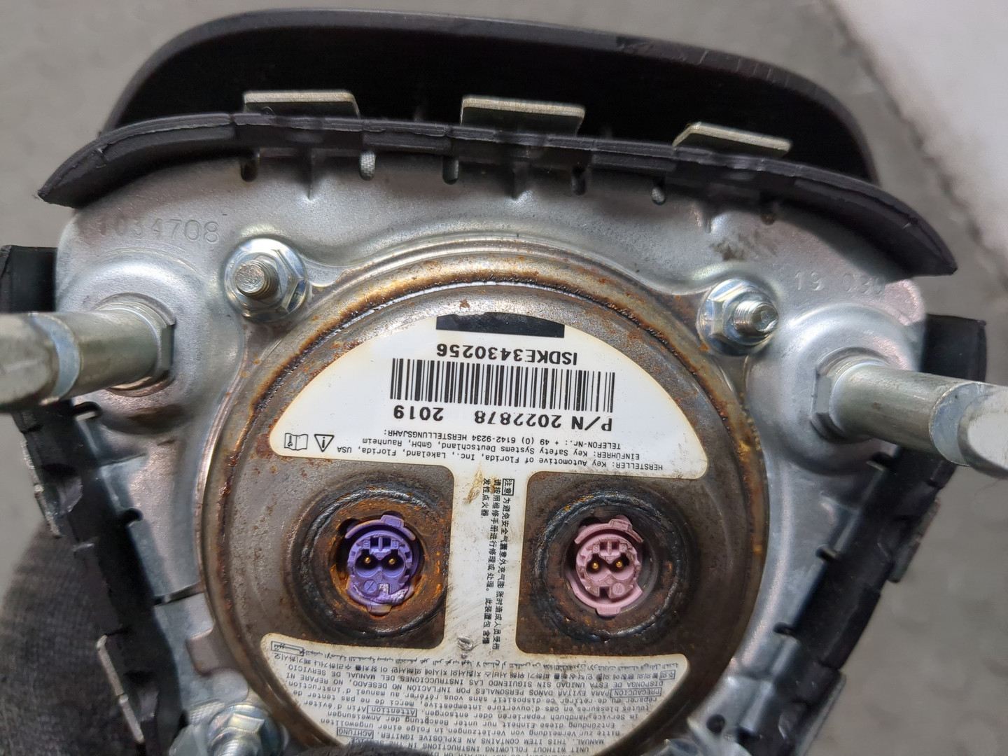 Подушка безопасности в рулевое колесо